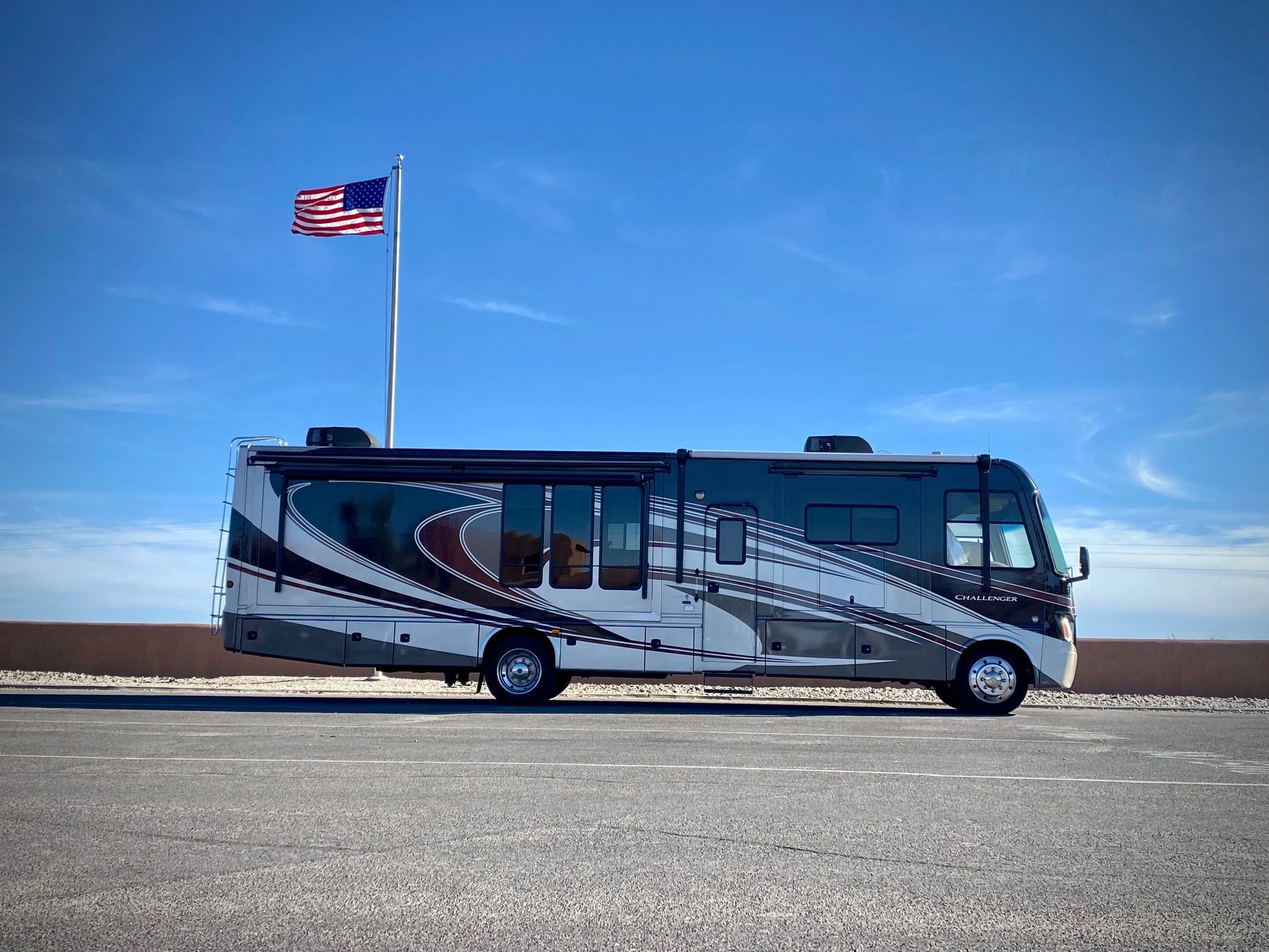 MoPro Chicago Production Motorhome Chicago, Illinois